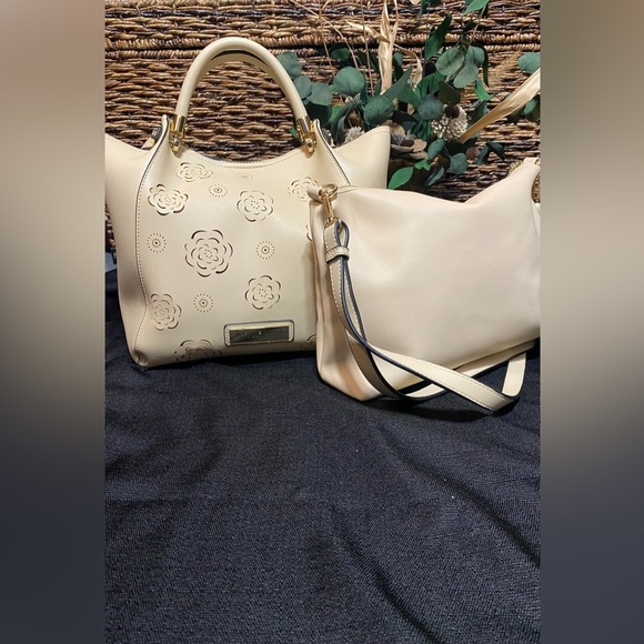 Marc New York Handbags - EUC- 2 Marc New York Leather Tote & Cross Body